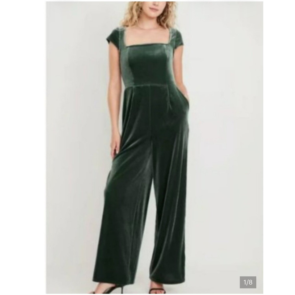 Old Navy Green Velvet Wide Leg Jumpsuit Cutout Back Pockets Size M